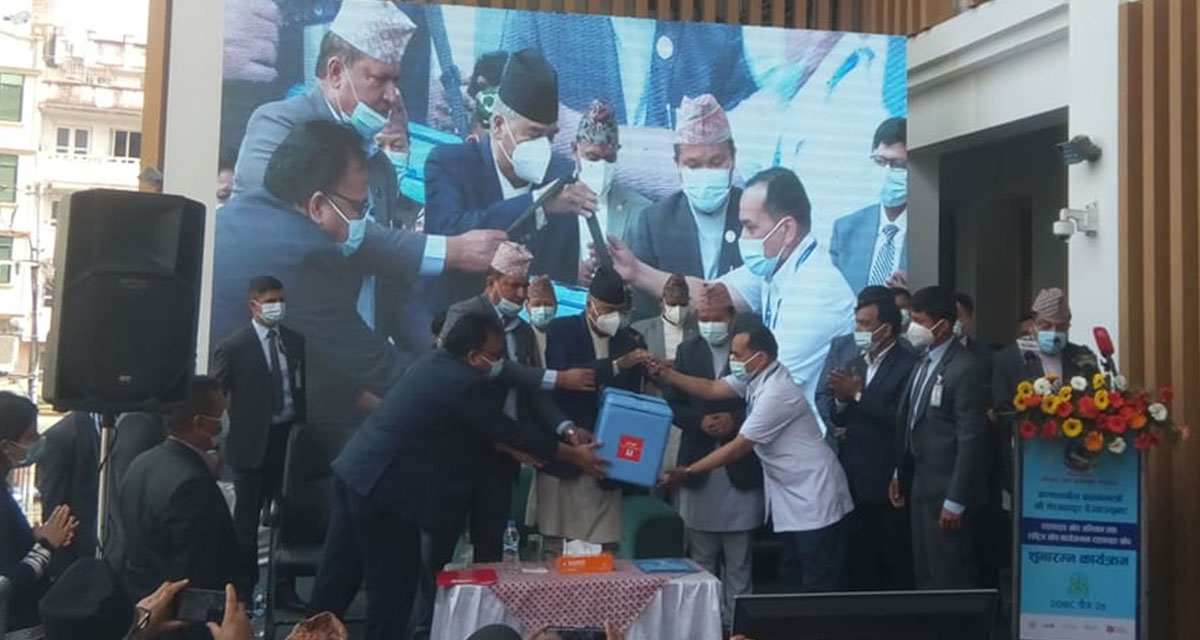 प्रधानमन्त्री देउवाद्वारा टाइफाइड विरुद्धको खोप उद्घाटन, खोप अभियान वैशाख २५ गतेसम्म चल्ने