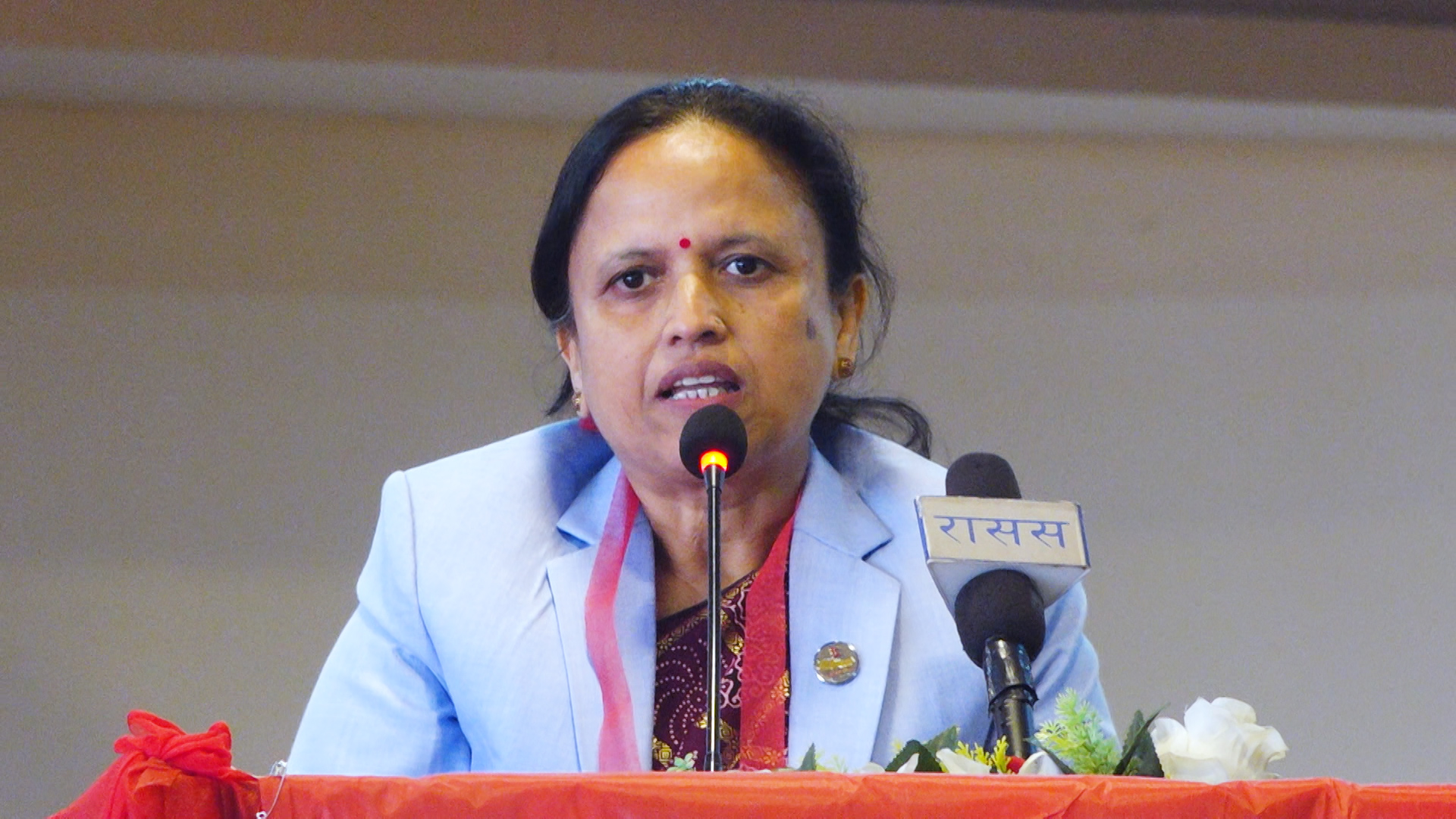 लोकतन्त्र र गणतन्त्रविरुद्ध राष्ट्रिय, अन्तर्राष्ट्रिय शक्तिहरु लागिराखेका छन्ः मन्त्री शर्मा