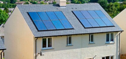 दुर्गमका दलित एवं एकल महिलालाई निःशुल्क सोलार प्यानल