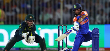 महिला टी-२० विश्वकप : भारतलाई हराउँदै अस्ट्रेलिया सेमिफाइनलमा