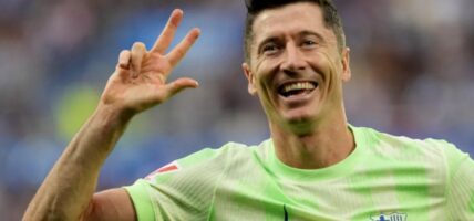 बार्सिलोनाको जितमा लेवान्डोस्कीको ह्याट्रिक