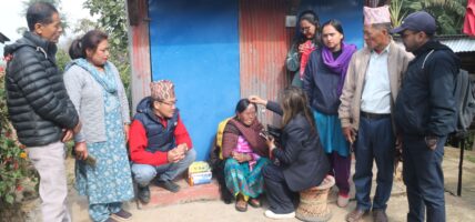 वडा कार्यालयको उदाहरणीय काम : ज्येष्ठ नागरिकलाई घरमै पुगेर सम्मान !