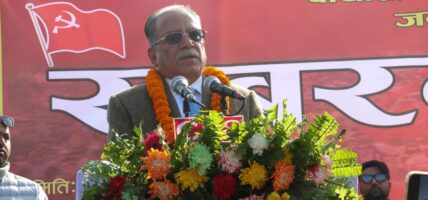 सरकारविरुद्ध सडक र सदनबाट संघर्ष गर्ने प्रचण्डको चेतावनी