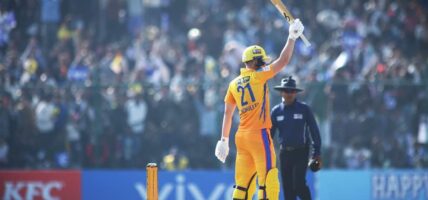 सुदूरपश्चिम रोयल्सले काठमाडौं गुर्खाजलाई दियाे १६८ रनको लक्ष्य