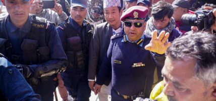 धरानका मेयर सिंहदरबार पुगे, रित्तो गाग्री भने प्रहरीले खोस्यो