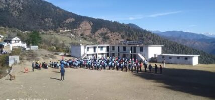 अछामको बुढाकोट माविमा सरस्वती पुजामा विभेद, परियार भन्छन्- ‘पातमा टीका राखेर भुइँमा राखिदिनुभयो’