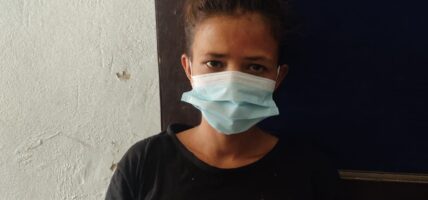 कपडा किनिदिने बहानामा रक्सौल लगेर यौनधन्दामा लगाउने युवती पक्राउ