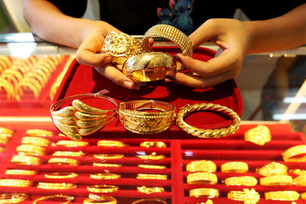 सुनचाँदीको मूल्य बढ्यो सुनचाँदीको मूल्य बढ्यो