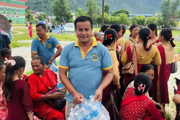 लायन्स क्लवद्वारा निःशुल्क खानेपानी वितरण लायन्स क्लवद्वारा निःशुल्क खानेपानी वितरण