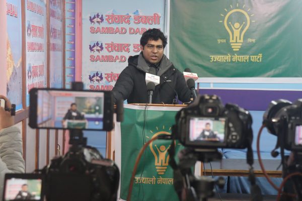 उज्यालो नेपाल पार्टीका केन्द्रीय सदस्य किरण बिकले आफ्नो पार्टीले दलित समुदायबाटै राष्ट्रपति र प्रधानमन्त्री बनाउने दाबी गरेको छन्।