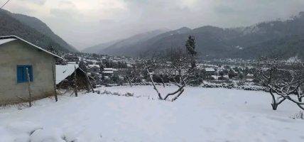 भारी हिमपातले मध्यपहाडी लोकमार्ग अवरुद्ध