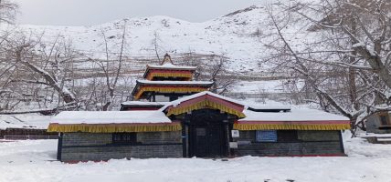 हिमपातले अवरुद्ध मुक्तिनाथ यात्रा, कागबेनीमै रोकिए भक्तजन