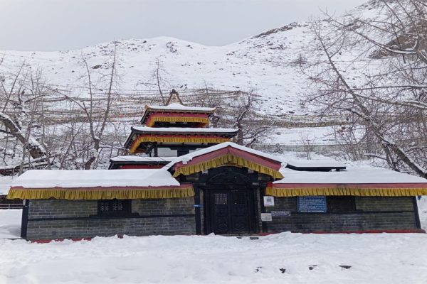 हिमपातले अवरुद्ध मुक्तिनाथ यात्रा, कागबेनीमै रोकिए भक्तजन