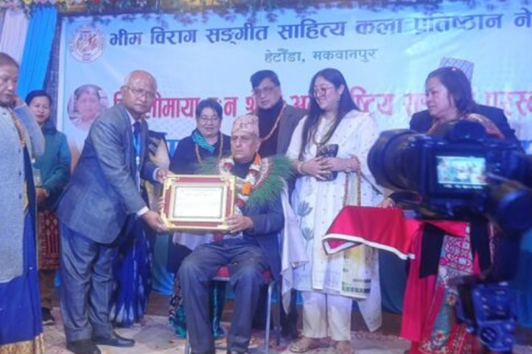 गीतकार किरण खरेललाई सङ्गीत पुरस्कार