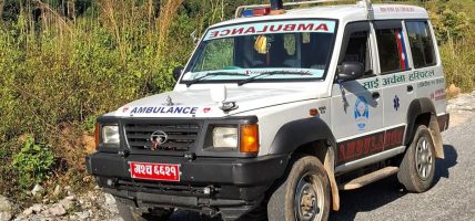 एम्बुलेन्सको भाडा बढेपछि स्थानीयको विरोध