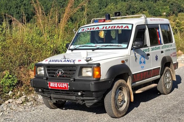 एम्बुलेन्सको भाडा बढेपछि स्थानीयको विरोध