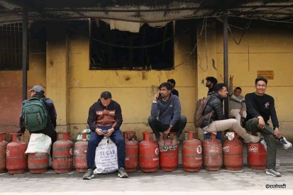 बजारमा ग्यास अभाव, आयात भने नियमित