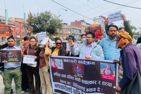 दलित समुदायमाथि हिंसाका घटना बढ्दै गएको भन्दै दलित अधिकारकर्मी तथा युवाहरुकाे प्रदर्शन