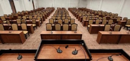 ४७ सांसदले मातृभाषामा शपथ लिँदै