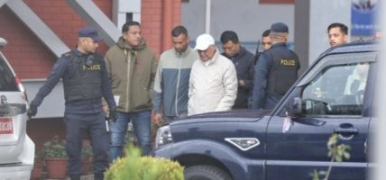 अध्यक्ष ओली र नेता लेखकलाई पाँच दिन थुनामा राखेर अनुसन्धान गर्न अनुमति