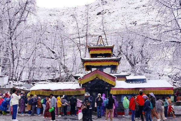 माथिल्लो मुस्ताङ र मुक्तिक्षेत्रमा हिमपात माथिल्लो मुस्ताङ र मुक्तिक्षेत्रमा हिमपात