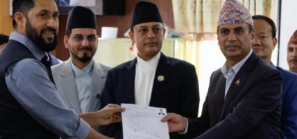 रास्वपा उपसभापति डीपी अर्यालले सभामुख पदका लागि दर्ता गराए उम्मेदवारी