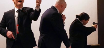 अमेरिकी राष्ट्रपति ट्रम्प सहभागी  ह्वाइट हाउस संवाददाताको आयोजना गरेको रात्री भोजमा गोली चल्यो