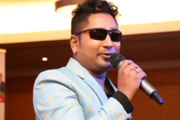 बागलुङका गायक रेशम निर्दोषको अष्ट्रेलियामा सांगितिक धमाका, दर्शक मन्त्रमुग्ध
