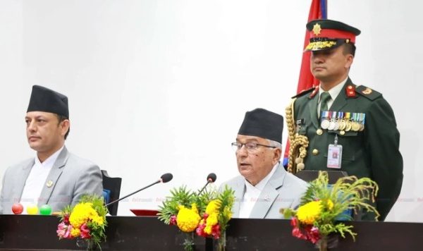 राजनीतिक दलहरूसँगको सहकार्य र संवादका आधारमा संविधान संशोधन गर्ने राजनीतिक दलहरूसँगको सहकार्य र संवादका आधारमा संविधान संशोधन गर्ने