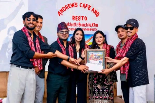 मानुङ्कोटैमा’ गीतले पार गर्यो १ करोड दर्शक, सफलताको खुसी साट्दै निर्माण टिम मानुङ्कोटैमा’ गीतले पार गर्यो १ करोड दर्शक, सफलताको खुसी साट्दै निर्माण टिम