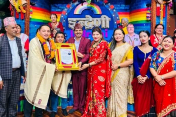 ईन्द्रेणी श्रष्ट सम्मानबाट गायक नरेश खाती सम्मानित ईन्द्रेणी श्रष्ट सम्मानबाट गायक नरेश खाती सम्मानित