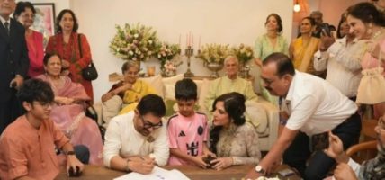 अभिनेता आमिर खान  ६१ बर्ष को उमेरमा प्रेमिका गौरी स्प्रैट सङ बिवाहा बन्धन मा बाधिए