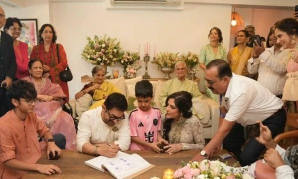 अभिनेता आमिर खान ६१ बर्ष को उमेरमा प्रेमिका गौरी स्प्रैट सङ बिवाहा बन्धन मा बाधिए अभिनेता आमिर खान ६१ बर्ष को उमेरमा प्रेमिका गौरी स्प्रैट सङ बिवाहा बन्धन मा बाधिए