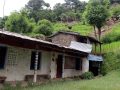 महालक्ष्मी आधारभूत विद्यालयको जीर्ण भवन
