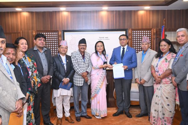 बाढी प्रभावित परिवारहरूको राहतका लागि नेपाल घरेलु तथा साना उद्योग महासंघको सहयोग बाढी प्रभावित परिवारहरूको राहतका लागि नेपाल घरेलु तथा साना उद्योग महासंघको सहयोग