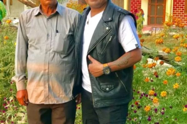 बुबाको मुख हेर्ने दिनमा बुवा–आमालाई नयाँ घर उपहार, मोडल तथा निर्देशक शंकर बीसीको भावुक सन्देश